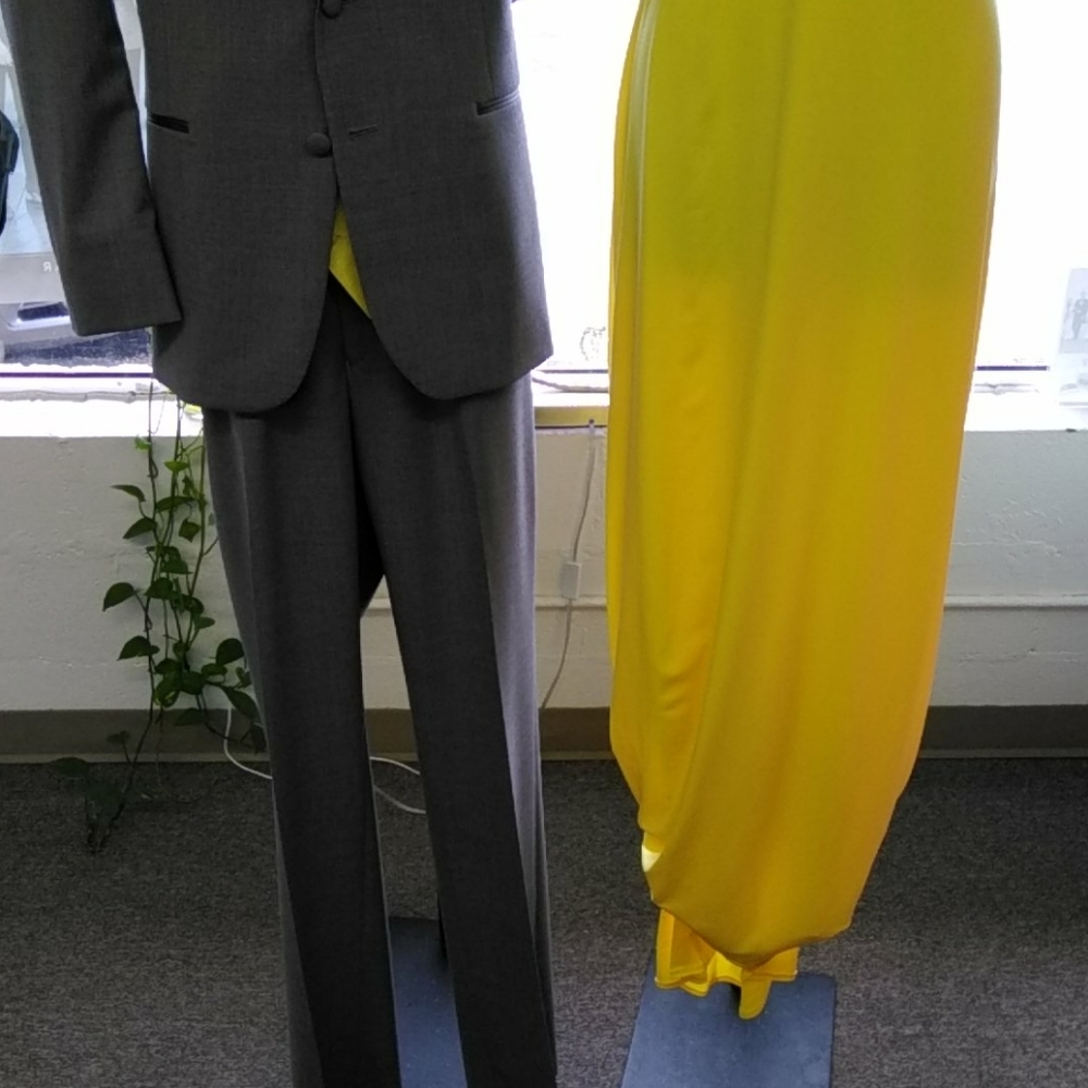 Dresses - Picture 6 of 7